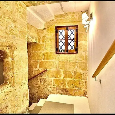 16 Agius De Soldanis *