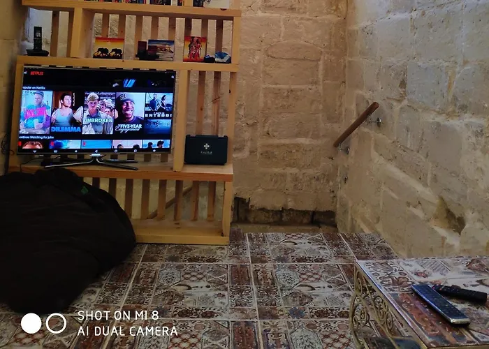 16 Agius De Soldanis * Victoria