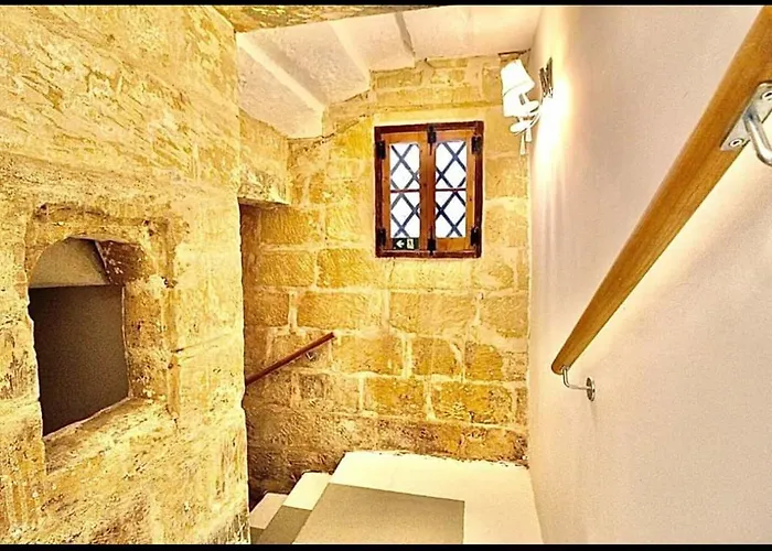 16 Agius De Soldanis *